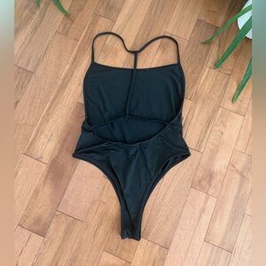 PRETTY LITTLE THINGS backless bodysuit